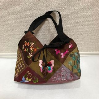 ☆ 新品未使用品 シルクパッチワーク 刺繍バック 美品です。(バッグ)