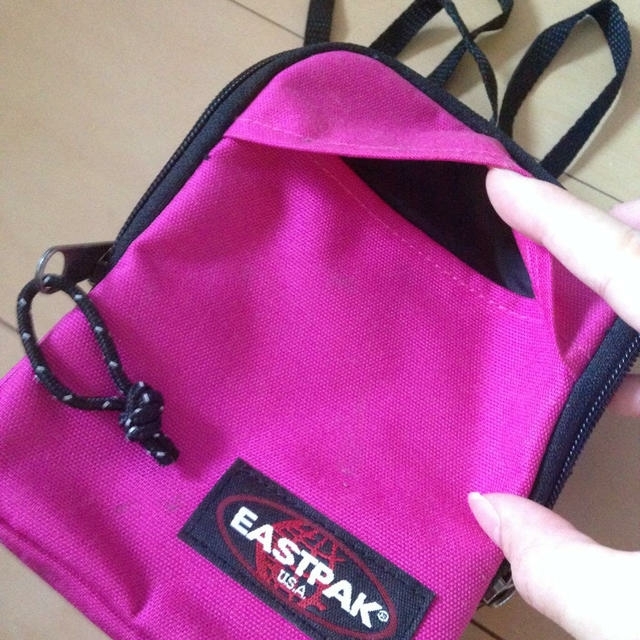 EASTPAK(イーストパック)の♡EASTPAK ミニポーチ♡ レディースのファッション小物(ポーチ)の商品写真