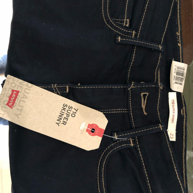 Levi's(リーバイス)のリーバイススキニー レディースのパンツ(スキニーパンツ)の商品写真