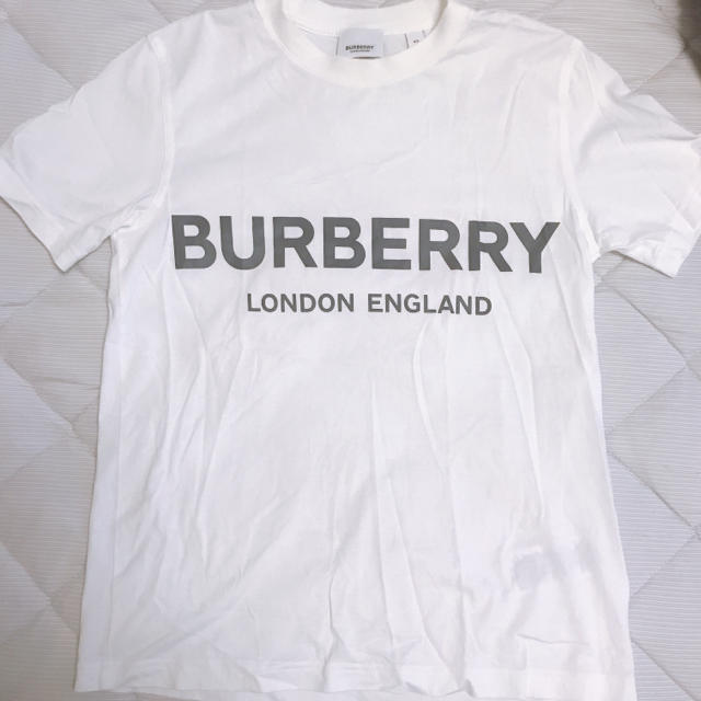 BURBERRY(バーバリー)のバーバリー ロゴプリント コットンTシャツ 新品同様 レディースのトップス(Tシャツ(半袖/袖なし))の商品写真