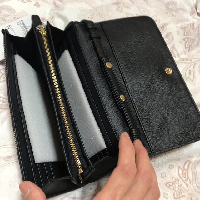 BURBERRY BLUE LABEL(バーバリーブルーレーベル)のBLUE  LABEL  CRESTBRIGE  バックウォレット レディースのバッグ(その他)の商品写真