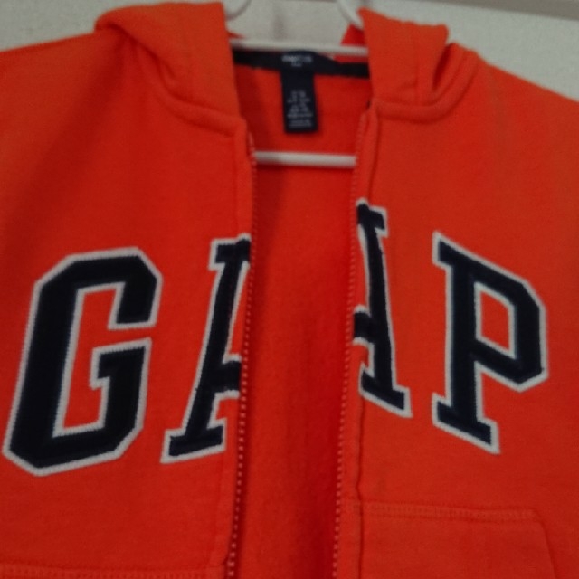 GAP Kids(ギャップキッズ)のGAPキッズ110パーカー キッズ/ベビー/マタニティのキッズ服男の子用(90cm~)(ジャケット/上着)の商品写真