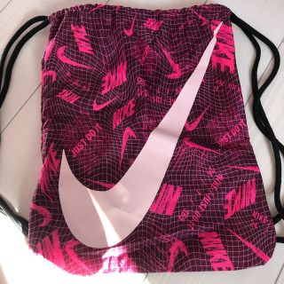 ナイキ(NIKE)の専用です。ナイキ ナップザック ピンク、グリーン2つセット(その他)