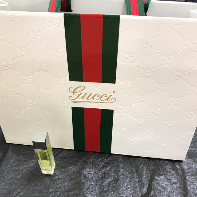 Gucci(グッチ)の値下げ！GUCCI レア ショップ袋&ENVY 香水 セット☆ コスメ/美容の香水(ユニセックス)の商品写真