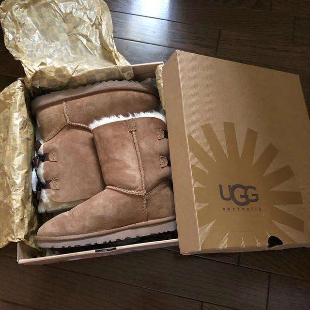 ♡ 美品 ♡ UGG リボン ムートンブーツ - ブーツ