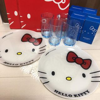 ハローキティ(ハローキティ)の【新品・未使用】ハローキティ❤︎プレート&ガラスコップセット❤︎(食器)