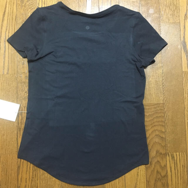 lululemon(ルルレモン)のルルレモン ハワイ限定 Tシャツ サイズ4 ブラック 袋付き #S82 スポーツ/アウトドアのトレーニング/エクササイズ(ヨガ)の商品写真