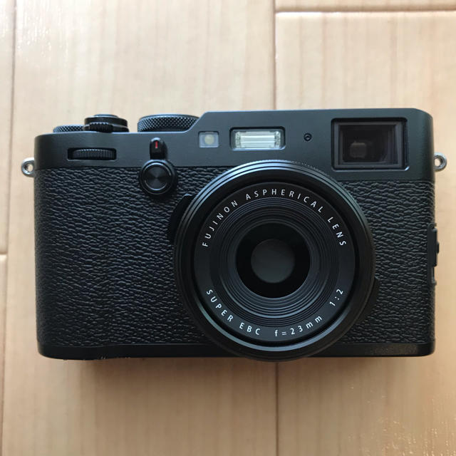 値下げ！X100F FUJIFILM 美品 おまけ付き ブラック 富士フイルム