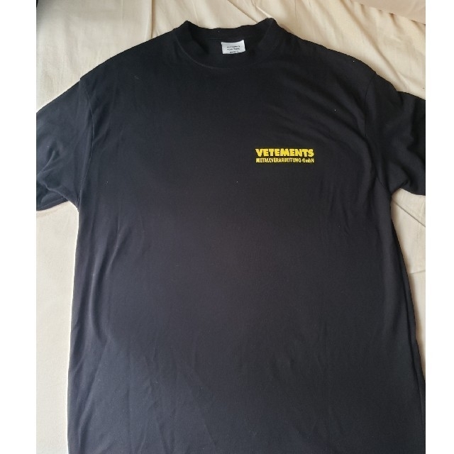 Vetements ヴェトモン Tシャツトップス