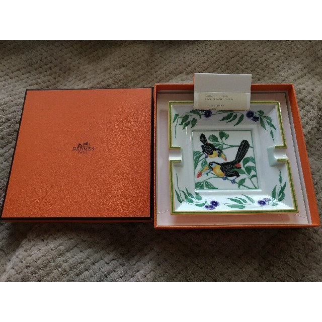 Hermes(エルメス)のHERMES(エルメス) 鳥 トゥカンTOUCANS アシュトレイ トレー 灰皿 エンタメ/ホビーの美術品/アンティーク(陶芸)の商品写真