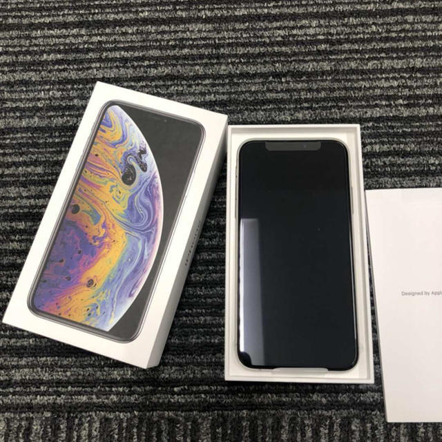 iphone xs64gb docomo シルバー