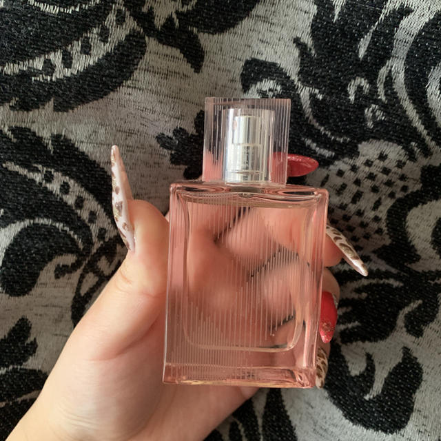 BURBERRY(バーバリー)のバーバリー ブリット シアー オードトワレ  30mL コスメ/美容の香水(香水(女性用))の商品写真