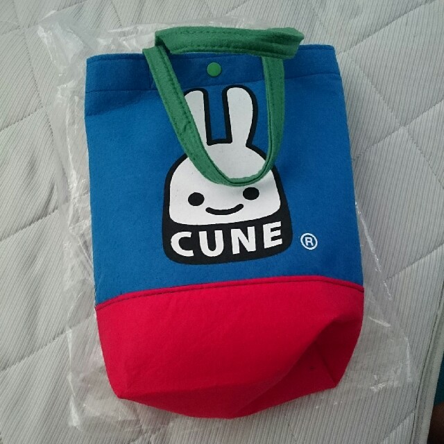 CUNE(キューン)のCUNE フェルト バッグ レディースのバッグ(ハンドバッグ)の商品写真