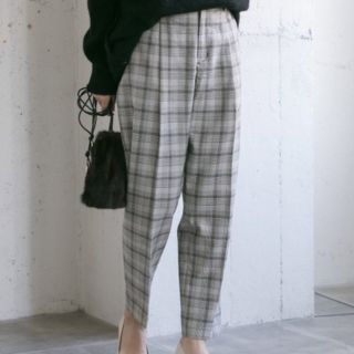 新品タグ付☆URBANRESEARCHフラノストレッチタックパンツ カーキ