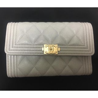 シャネル(CHANEL)のBOY CHANEL 三つ折り財布(財布)