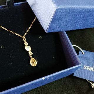 スワロフスキー(SWAROVSKI)のSWAROVSKI ネックレス スワロフスキー 正規品 ゴールド(ネックレス)