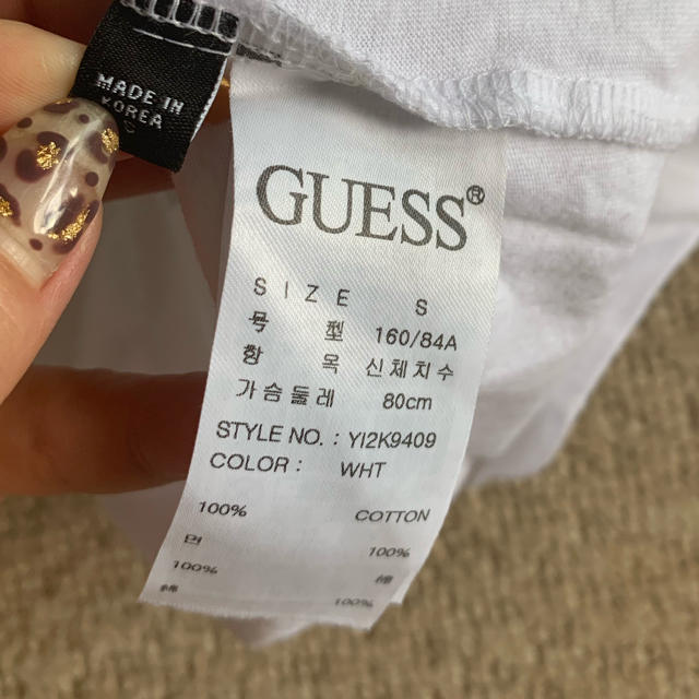 GUESS(ゲス)のguess 白Tシャツ Sサイズ レディースのトップス(Tシャツ(半袖/袖なし))の商品写真