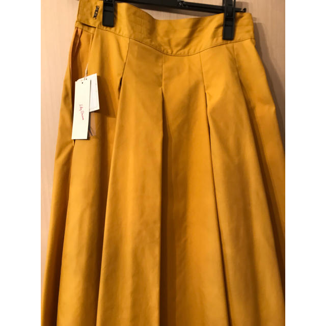 Lily Brown(リリーブラウン)のLily Brown マスタードカラースカート レディースのスカート(ロングスカート)の商品写真