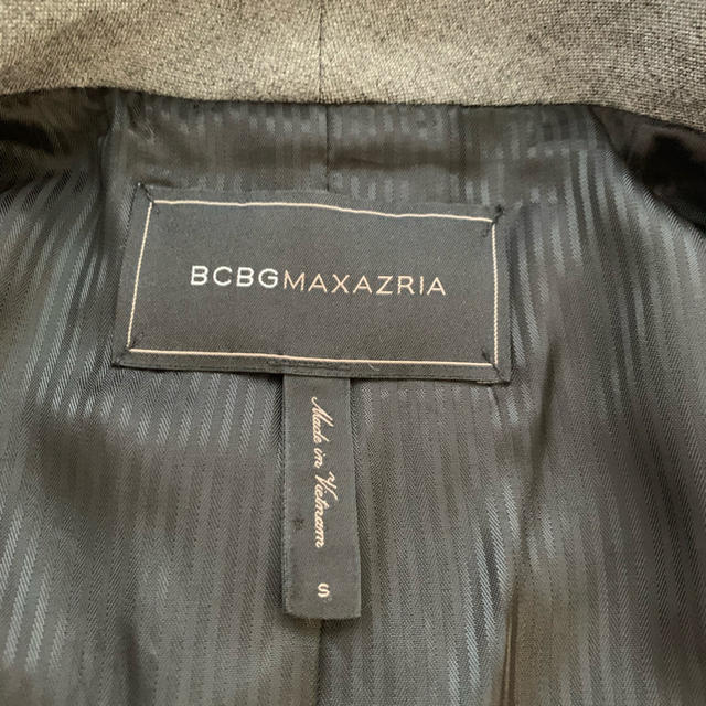 BCBGMAXAZRIA(ビーシービージーマックスアズリア)のBCBG MAXAZRIA ジャケット レディースのジャケット/アウター(テーラードジャケット)の商品写真