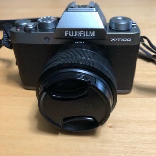 フジフイルム(富士フイルム)のFUJIFILM XT100 レンズキット(ミラーレス一眼)