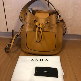 ザラ(ZARA)の【asu様専用です】ZARA ジッパー付き バケットバッグ マスタード(ハンドバッグ)