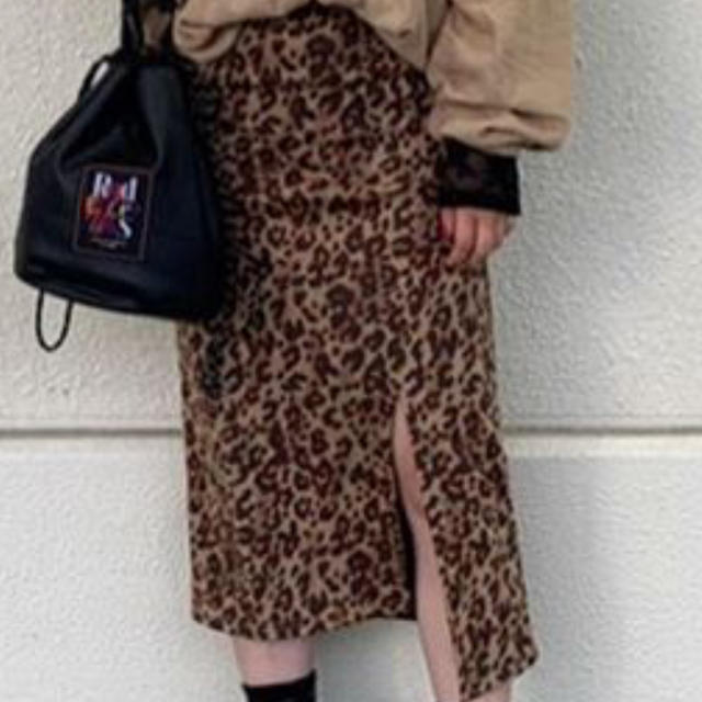RODEO CROWNS(ロデオクラウンズ)のヒョウ柄 タイトスカート レディースのスカート(ひざ丈スカート)の商品写真