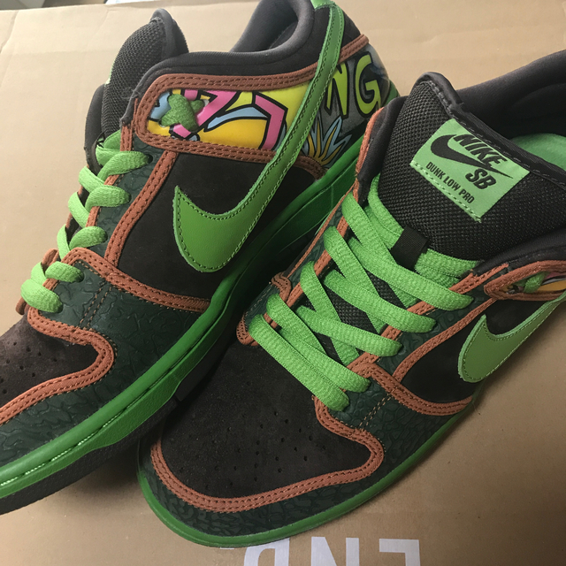 nike sb dunk low de la soul supreme