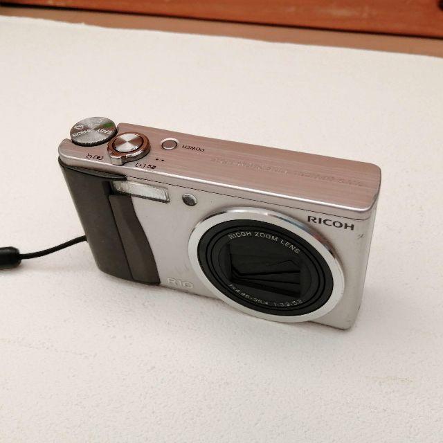 RICOH(リコー)のリコー R10 コンデジ 中古 スマホ/家電/カメラのカメラ(コンパクトデジタルカメラ)の商品写真