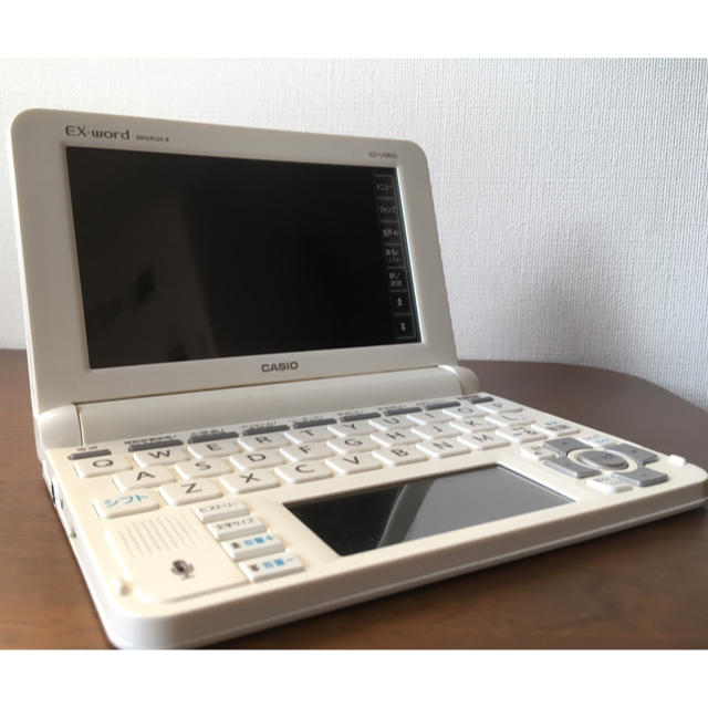 カシオ 電子辞書 エクスワード 実践英語モデル XD-U9800 ホワイト スマホ/家電/カメラのPC/タブレット(電子ブックリーダー)の商品写真