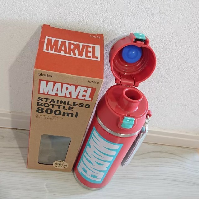 MARVEL(マーベル)のMARVEL マーベル 新品 超軽量 ワンプッシュ ダイレクトボトル 800ml キッズ/ベビー/マタニティの授乳/お食事用品(水筒)の商品写真