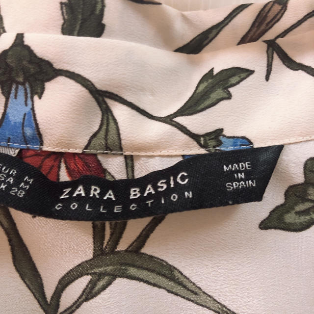 ZARA(ザラ)の【専用】ZARA 花柄 シャツ レディースのトップス(シャツ/ブラウス(長袖/七分))の商品写真