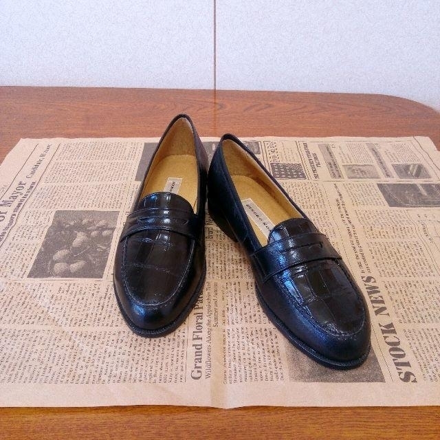 HIROKO KOSHINO(ヒロココシノ)のヒロココシノ　ローファー　22.5cm レディースの靴/シューズ(ローファー/革靴)の商品写真
