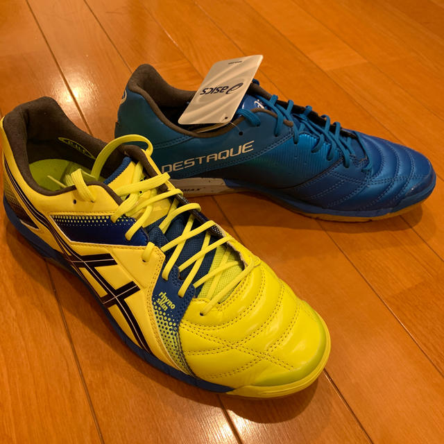 asics(アシックス)のしゅんしゅん様専用、アシックス デスタッキ  スポーツ/アウトドアのサッカー/フットサル(シューズ)の商品写真