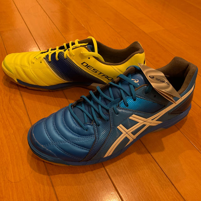 asics(アシックス)のしゅんしゅん様専用、アシックス デスタッキ  スポーツ/アウトドアのサッカー/フットサル(シューズ)の商品写真