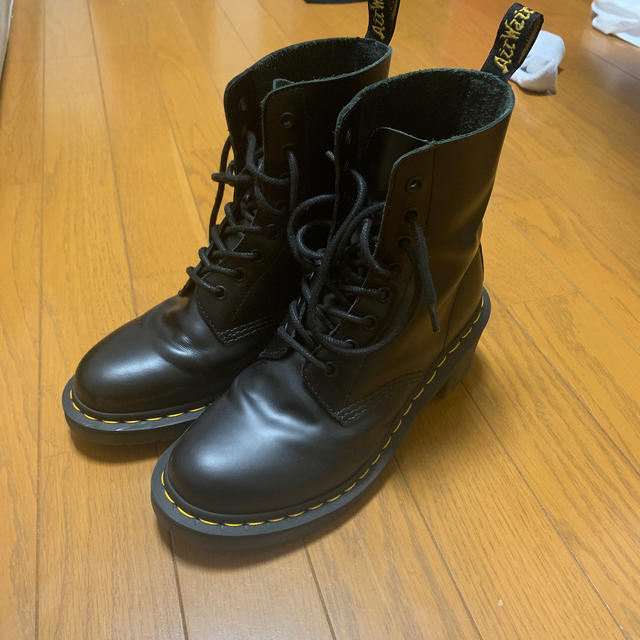 Dr.Martens(ドクターマーチン)のドクターマーチン 8ホール ブーツ 25cm レディースの靴/シューズ(ブーツ)の商品写真