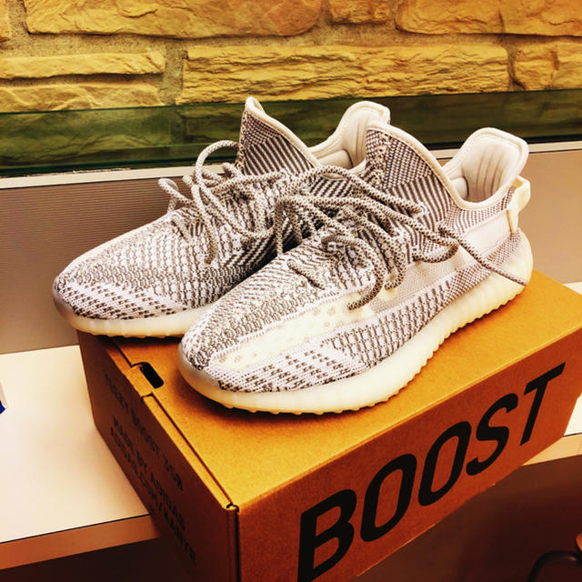 YEEZY BOOST 350 V2 STATIC YEEZY BOOST 350 V2 STATIC