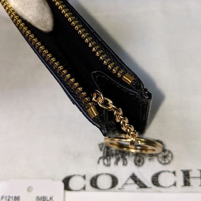 COACH(コーチ)のCOACH コーチ キーリング付 コイン パスケース ブラック F12186 レディースのファッション小物(パスケース/IDカードホルダー)の商品写真