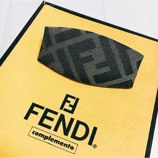 FENDI…バレッタ髪どめ✨美品