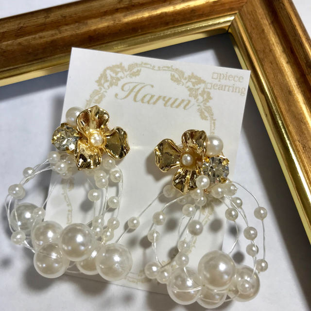 Harun❁﻿ゴールドフラワービジュー×パールシャワーピアス❁﻿イヤリング ハンドメイドのアクセサリー(ピアス)の商品写真