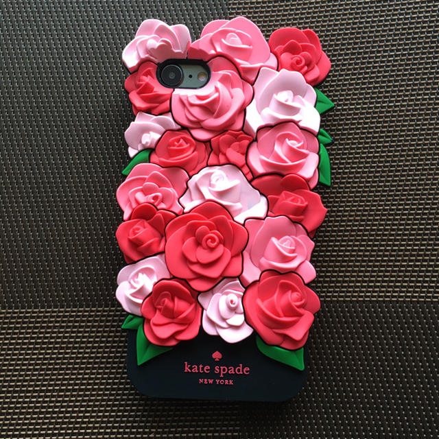 kate spade new york(ケイトスペードニューヨーク)の箱なし iPhone7/8 薔薇 シリコン ローズ ケイトスペード  スマホ/家電/カメラのスマホアクセサリー(iPhoneケース)の商品写真