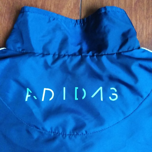 adidas(アディダス)のadidas　ウインドブレーカー　120 キッズ/ベビー/マタニティのキッズ服男の子用(90cm~)(ジャケット/上着)の商品写真