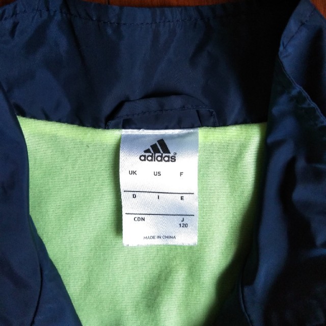 adidas(アディダス)のadidas　ウインドブレーカー　120 キッズ/ベビー/マタニティのキッズ服男の子用(90cm~)(ジャケット/上着)の商品写真