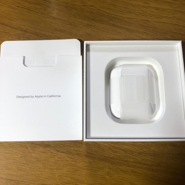 Apple(アップル)の AirPods2  スマホ/家電/カメラのオーディオ機器(ヘッドフォン/イヤフォン)の商品写真