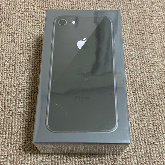 iPhone(アイフォーン)のiPhone8 Space Gray 64 GB Softbank 新品未開封品 スマホ/家電/カメラのスマートフォン/携帯電話(スマートフォン本体)の商品写真