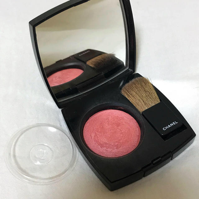 CHANEL(シャネル)のCHANEL☆チーク☆99 ROSE PÉTALE☆ローズペタル  コスメ/美容のベースメイク/化粧品(チーク)の商品写真