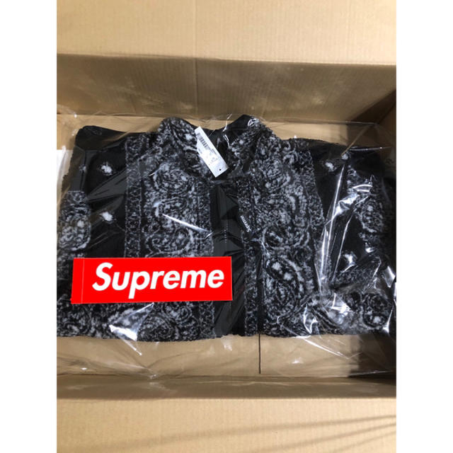 Supreme(シュプリーム)の新品 19fw Supreme  バンダナ フリース リバーシブル ジャケット メンズのジャケット/アウター(その他)の商品写真