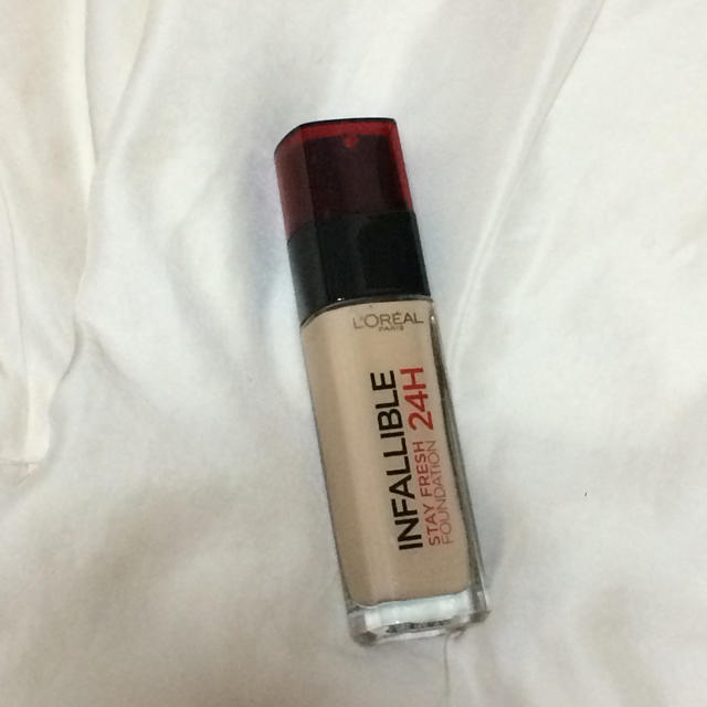 L'Oreal Paris(ロレアルパリ)のロレアルパリ リキッドファンデーション コスメ/美容のベースメイク/化粧品(ファンデーション)の商品写真