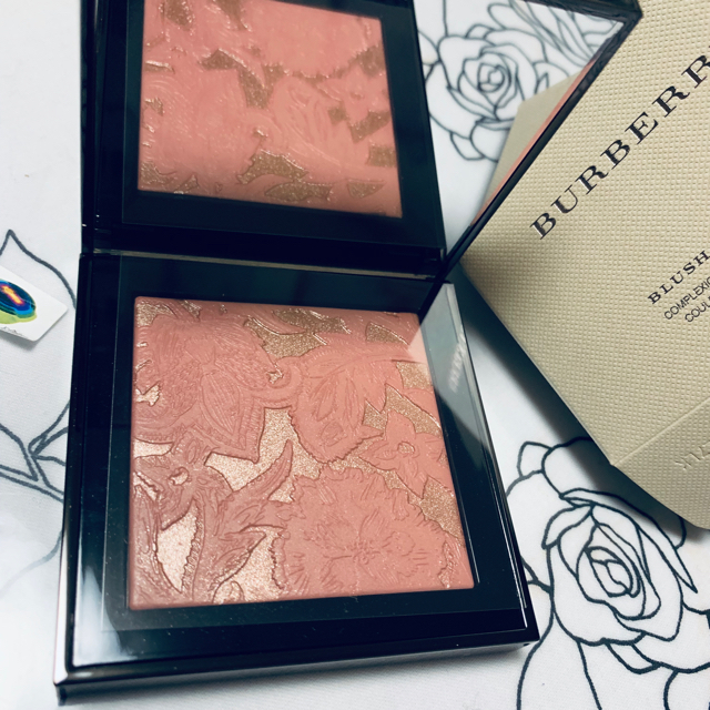 BURBERRY(バーバリー)の新品❣️BURBERRYバーバリー ブラッシュ パレート <チークカラー>5g コスメ/美容のベースメイク/化粧品(チーク)の商品写真