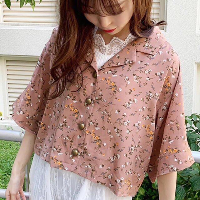 ☆SALE☆【アプレジュール】花柄開襟シャツ レディースのトップス(シャツ/ブラウス(半袖/袖なし))の商品写真