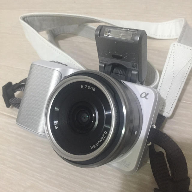 SONY(ソニー)のSONY NEX-3A(W) デジタル一眼カメラ スマホ/家電/カメラのカメラ(デジタル一眼)の商品写真